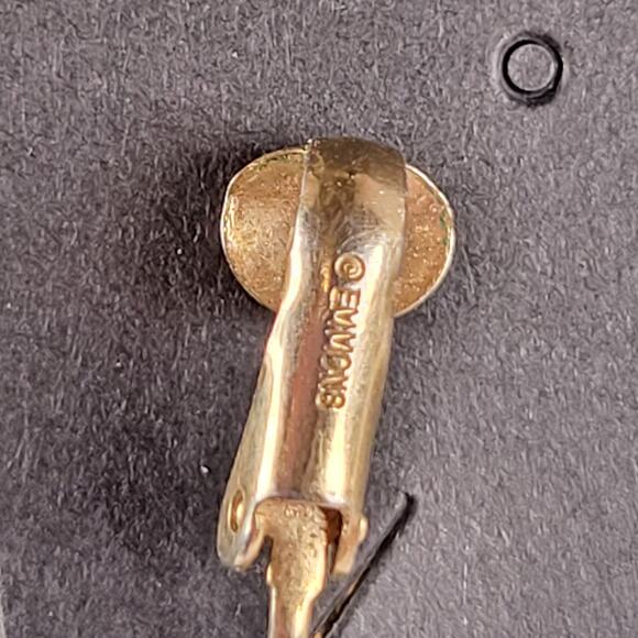 Vintage Emmons Gold Tone White Cabochon Clip-On Earrings Floral Design - Picture 12 of 16